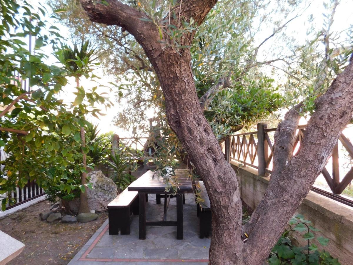 Dionysus-Mihanicus Ierissos Bagian luar foto